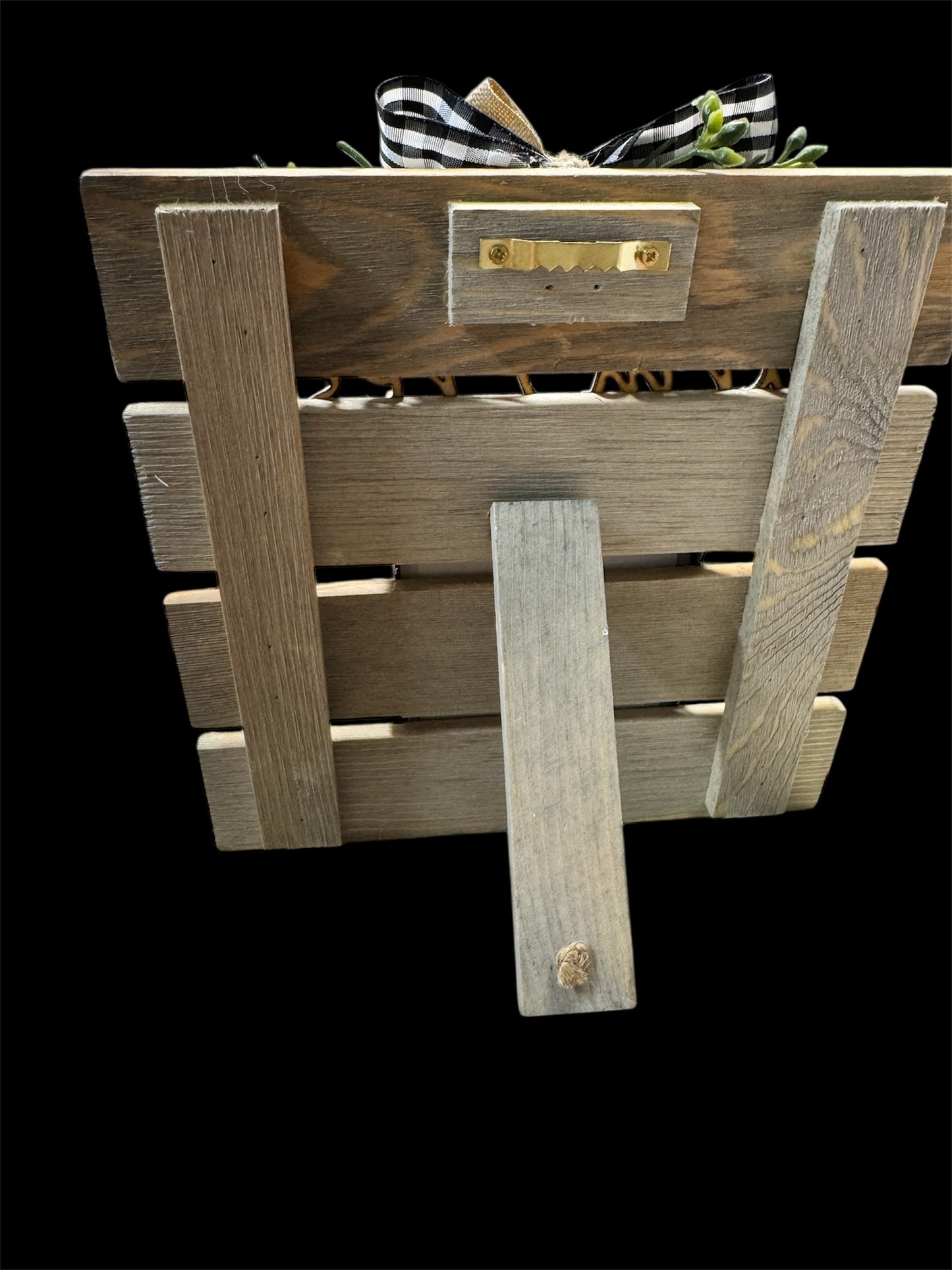Farm Fresh Chicken Coop Decor